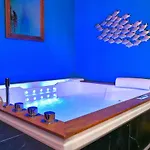 Moonlove, Spa/sauna Et Jacuzzi Prives, Charme Et Detente. Apartman Nancy